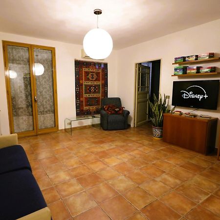Area 52 Storia Ed Eleganza Vicino Ai Teatri Leilighet Palermo Eksteriør bilde